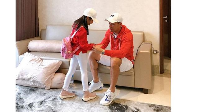 7 Potret Sirajuddin Suami Zaskia Gotik dan Anaknya, Kompak Banget