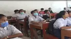 Akibat guyuran abu vulkanik Gunung Sinabung di Kabupaten Karo, Sumatera Utara, warga terserang infeksi saluran pernapasan akut (Ispa).