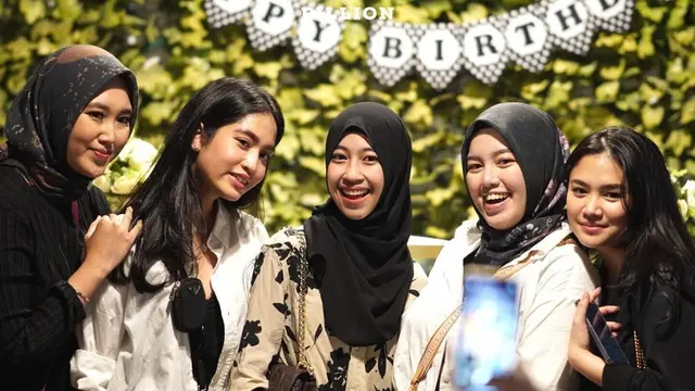 6 Potret Ultah Adiba Khanza ke-22 Tahun, Kehadiran Egy Maulana Curi Perhatian