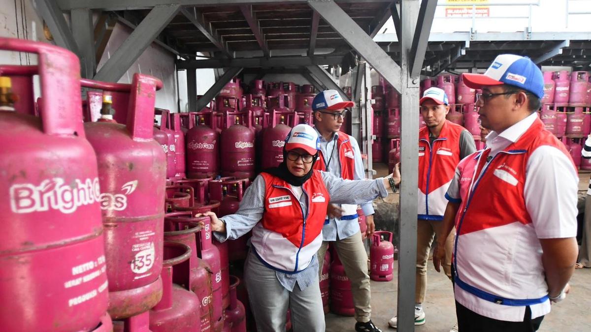 Komisaris Pertamina Tinjau Sorong, Pastikan Pasokan BBM dan LPG Aman