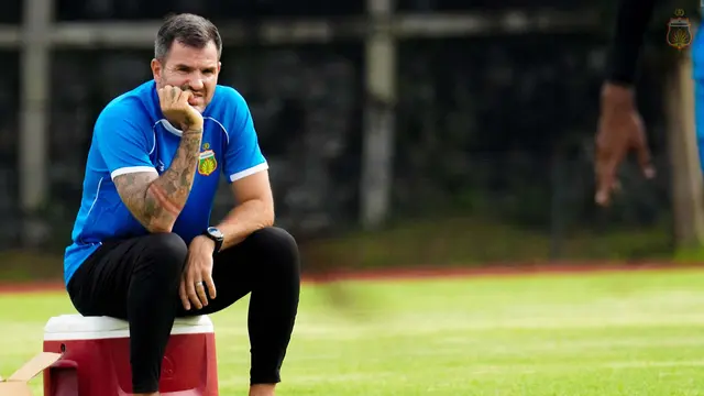 Bhayangkara Solo FC, Simon McMenemy