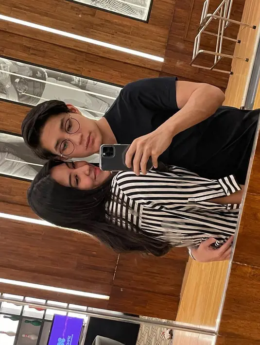 <p>Kisah cinta Teuku Rassya dan Cleantha juga tampaknya sudah mendapat lampu hijau lho dari Tamara Bleszynski. (FOTO: instagram.com/teukurassya/)</p>