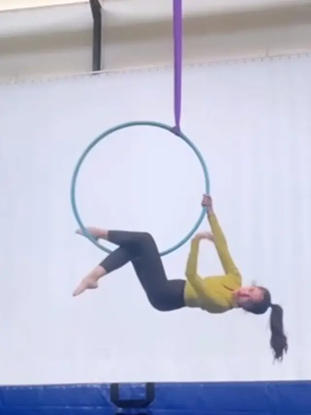 Potret Ussy Sulistiawaty saat Jajal Berbagai Olahraga, Jaga Kebugaran