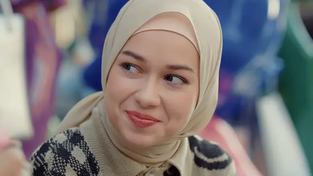 Rebecca Klopper dalam film Ahlan Singapore. (Foto: Dok. MD Pictures)