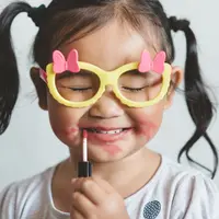 Cara Menyelamatkan Alat Makeup Korban Mainan Anak di Rumah