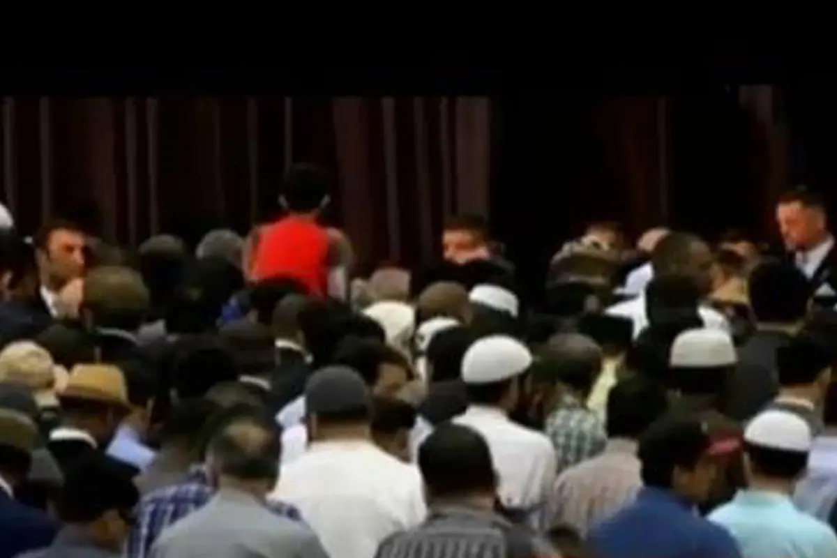 VIDEO: Ribuan Orang Salati Jenazah Petinju Muhammad Ali