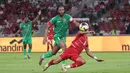 Tampil di hadapan pendukung sendiri, Timnas Indonesia mulai mengancam pertahanan Saint Kitts and Nevis sejak menit awal pertandingan. Tampak dalam foto, pemain Timnas Indonesia, Ramadhan Sananta (kanan) berusaha menahan laju Romaine Sawyers (Saint Kitts and Nevis) pada ajang FIFA Series 2026 di Stadion Utama Gelora Bung Karno (SUGBK), Jumat (27/3/2026) malam WIB. (Bola.com/Abdul Aziz)