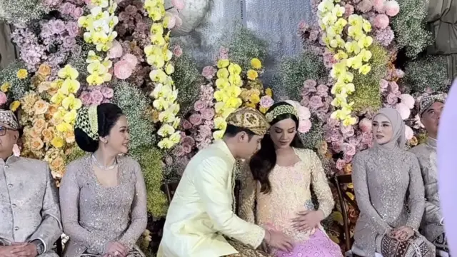 Maia Estianty dan Mulan Jameela Tampil kompak di Tujuh Bulanan Alyssa Daguise. [@anissaica]