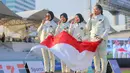 Atlet berusia 28 tahun itu mengalahkan atlet Vietnam, Trieu Huyen Diep, dengan skor 6-4 pada laga final nomor individual recurve putri. Tampak dalam foto, atlet panahan Indonesia, Diananda Choirunisa (kiri) usai prosesi pengalungan medali nomor individual recurve putri SEA Games 2025 di Football Field 1, Sports Authority of Thailand, Bangkok, Rabu (17/12/2025). (Bola.com/Bagaskara Lazuardi)