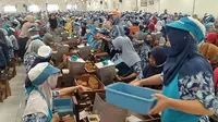 Tarik Ulur Penetapan Upah Minimum Sektoral, Serikat Pekerja Rokok di Kudus Ngotot Dinaikkan 13 Persen