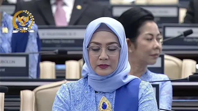 Tampilan Artis hingga Politikus Kenakan Kebaya dengan Berbagai Warna saat Pelantikan Prabowo-Gibran. [Youtube MPR]