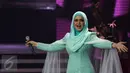 Siti Nurhaliza saat tampil di panggung Golden Memories International, Jakarta, Kamis (12/1). Kepada awak media, Siti Nurhaliza juga menceritakan rencana terbarunya untuk merilis lagu baru serta masa depan karier menyanyinya. (Liputan6.com/Yoppy Renato)