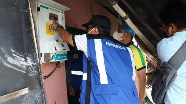 Listrik PLN terpasang di tambak udang yang milik petambak mandiri di Desa Adiwarna Kecamatan Dente Teladas Kabupaten Tulang Bawang Lampung. (PLN)