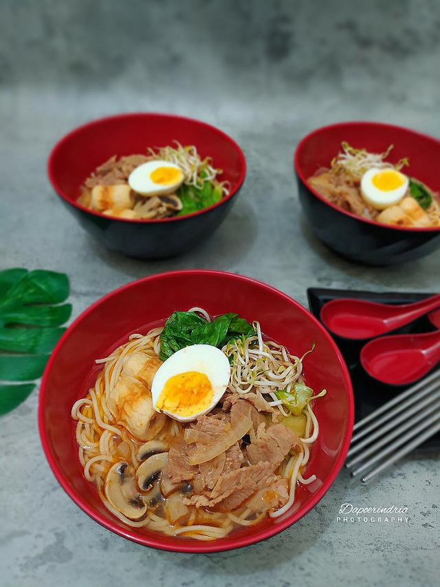 Ramen ala Korea ini bisa dicoba dibuat di rumah