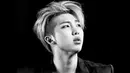 Baru-baru ini, leader BTS, Rap Monster baru saja menjalan operasi hidung. Seperti diketahui, cowok yang akrab disapa RM ini menderita septum menyimpang. (Foto: Allkpop.com)