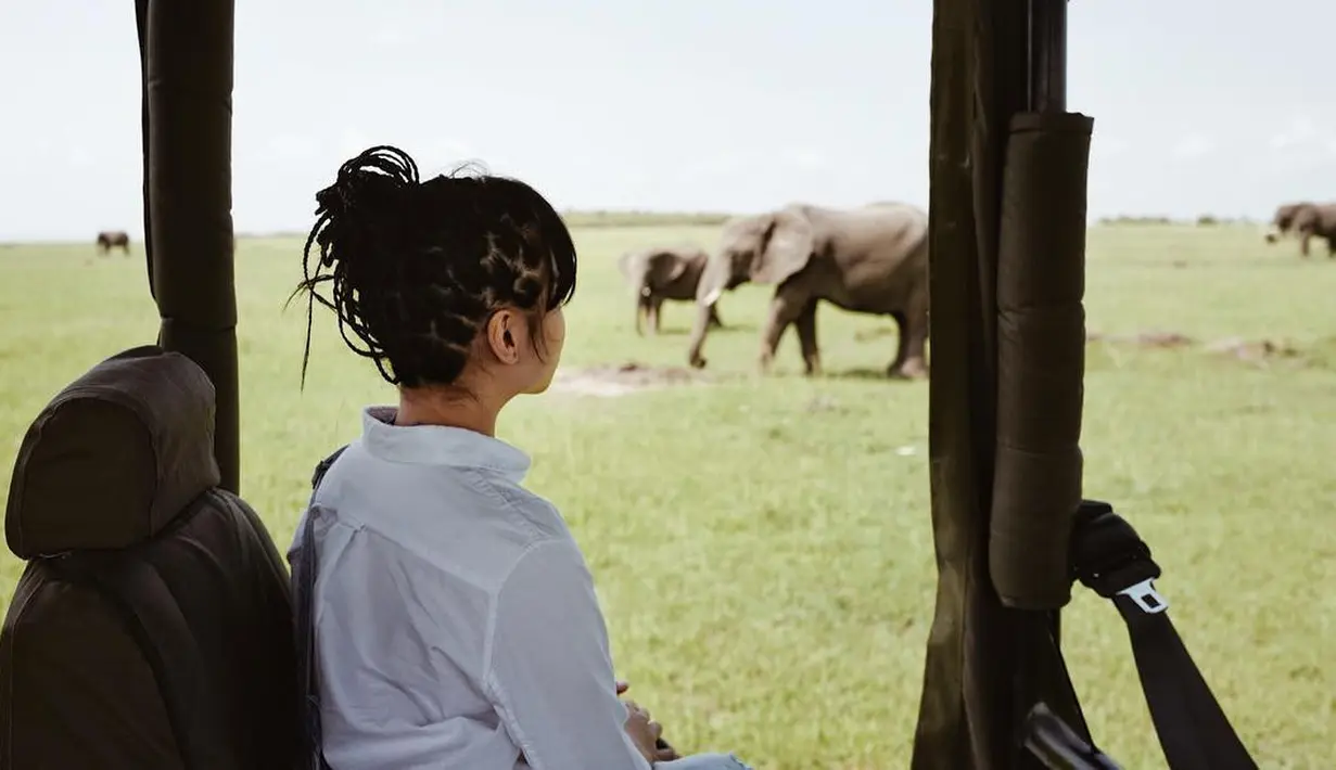 Berbeda dengan para artis Indonesia lainnya, pada awal tahun ini Nikita lebih memilih untuk liburan ke Afrika. Ya benua Afrika memang punya pesona tersendiri. (Foto: instagram.com/nikitawillyofficial94)