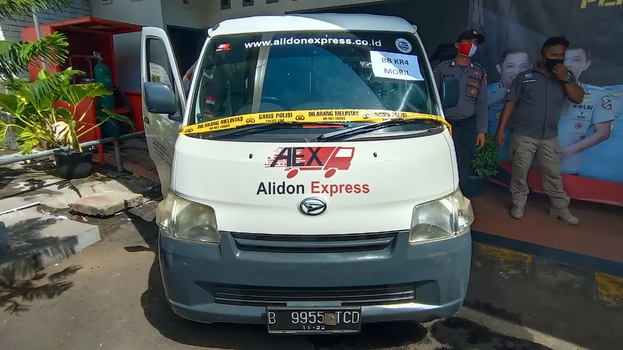 Mobil Kargo Bawa Sabu