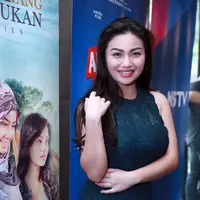 Selain sedang berbahagia, terdengar juga kabar tak sedap. Pemain dalam film Kawin Laris itu juga disebut-sebut orang ketiga dibalik putusnya Ryuji Utomo dengan Yuki Kato. (Nurwahyunan/Bintang.com)