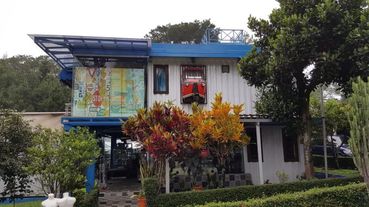 Eks Ajudan Soeharto Buka Galeri Otomotif