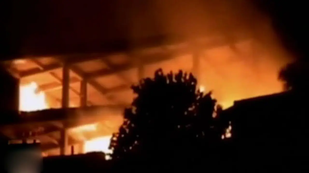Segmen 1: Rumah Terbakar hingga Mayat di Kantor Dinas Sosial