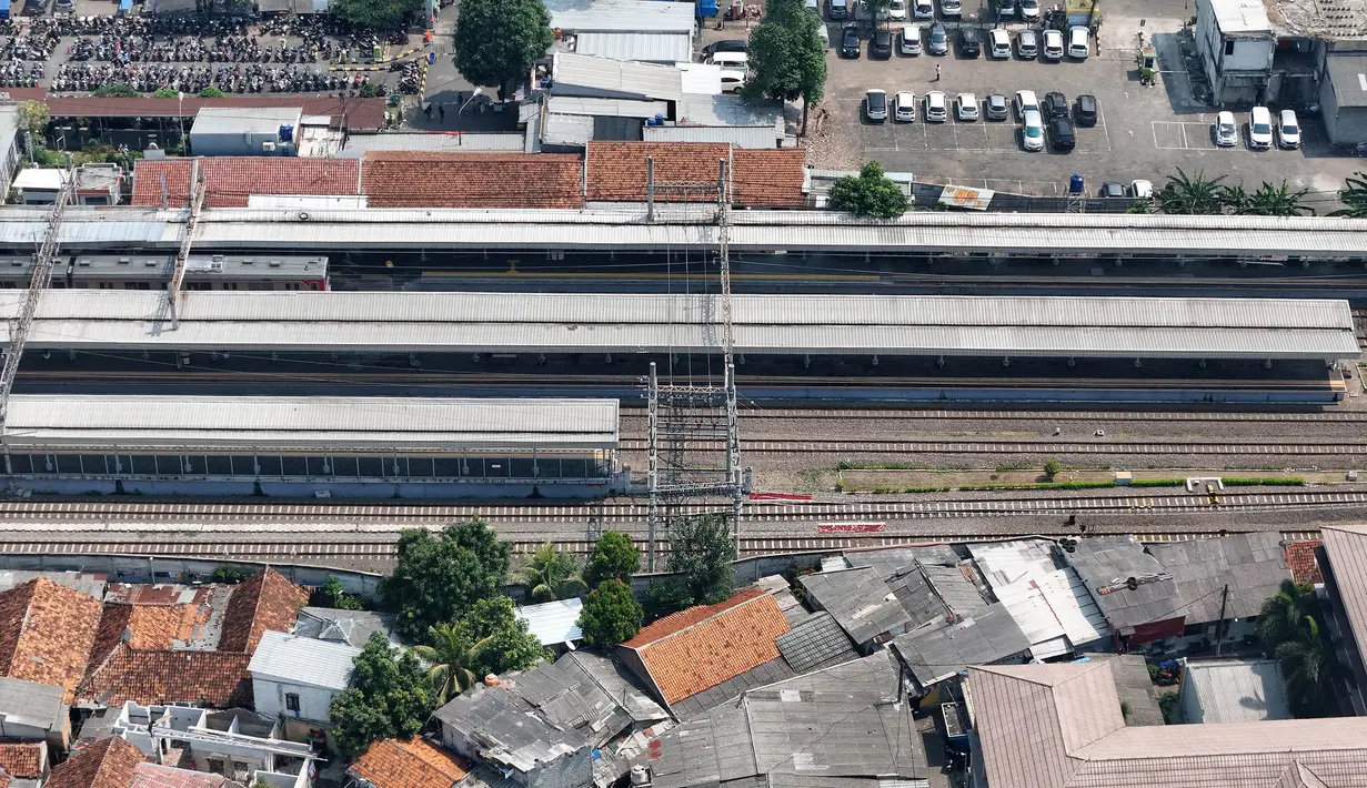 Untuk meningkatkan pelayanan bagi masyarakat, Stasiun Tangerang bakal dilengkapi fasilitas integrasi antarmoda di tahun 2025. (merdeka.com/Arie Basuki)