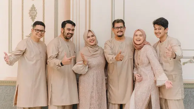 6 Potret Kenangan Cut Meyriska dan Mendiang Sang Ayah, Penuh Kehangatan