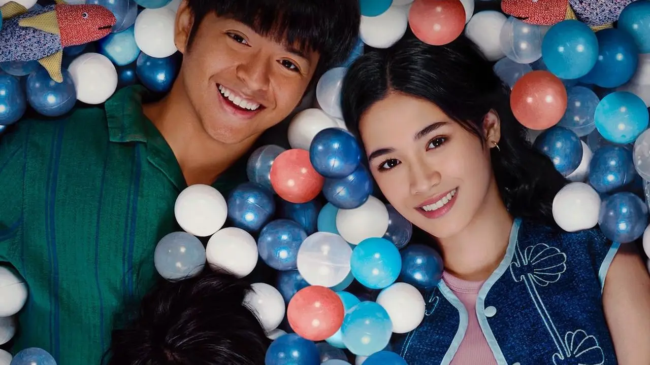 Poster film Dua Hati Biru. (Foto: Dok. Starvision Plus)