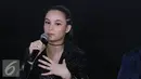 Chelsea Islan memberikan keterangan pers saat acara press screening dan jumpa press film Headshot di kawasan Senayan, Jakarta, Kamis (1/12). Chelsea Islan mengaku mendapatkan pemahaman baru soal film laga. (Liputan6.com/Herman Zakharia)