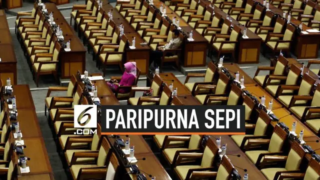 Barisan kursi kosong saat rapat paripurna ke-9 tahun 2019 di ruang sidang Paripurna Nusantara II, Kompleks DPR/MPR, Jakarta, pada Selasa (17/9). Rapat paripurna DPR hari ini mengagendakan pengesahan dua Rancangan Undang-undang (RUU) menjadi Undang-un...