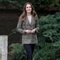 Melihat inspirasi outfit Kate Middleton dengan skinny jeans (instagram/just_learn_english99)