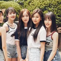 Pada 19 Juli nanti, Gfriend akan merilis mini album yang bertajuk Sunny Summer. Tema dari mini album ini adalah musim panas yang ceria. (Foto: soompi.com)