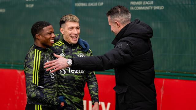 Foto: Lagi Latihan Persiapan Melawan Barcelona, Pemain MU Kedatangan Tamu Spesial