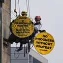 6 Aktivis Greenpeace Dibebaskan Usai Diperiksa 8 Jam