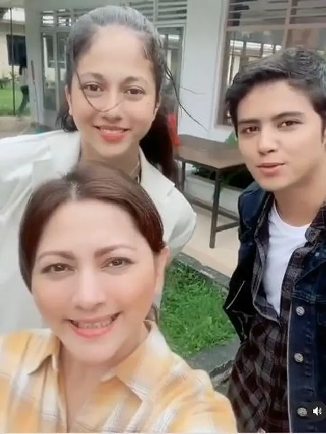6 Potret Kebersamaan Aliando Syarief dan Sitha Marino di Luar Syuting, Kompak