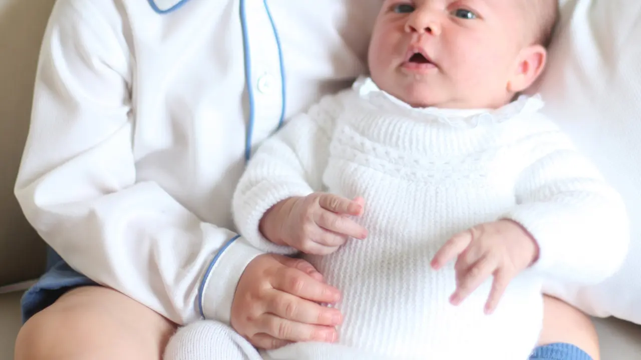 So Sweet, Pangeran George Kecup Mesra Sang Adik