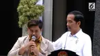 Jokowi menjawab akan mengirimkan sepeda dari Jakarta dan meminta petugas mencatat nama mahasiswa tersebut. 