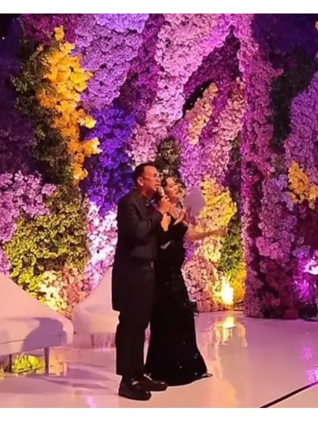 6 Potret Raffi Ahmad Tepati Janji Jadi MC di Nikahan Rizky Febian, Datang dari Afrika