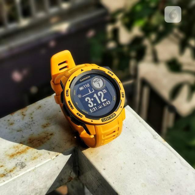 Smartwatch Bertenaga Surya Garmin Instinct Solar. Liputan6.com/Mochamad Wahyu Hidayat