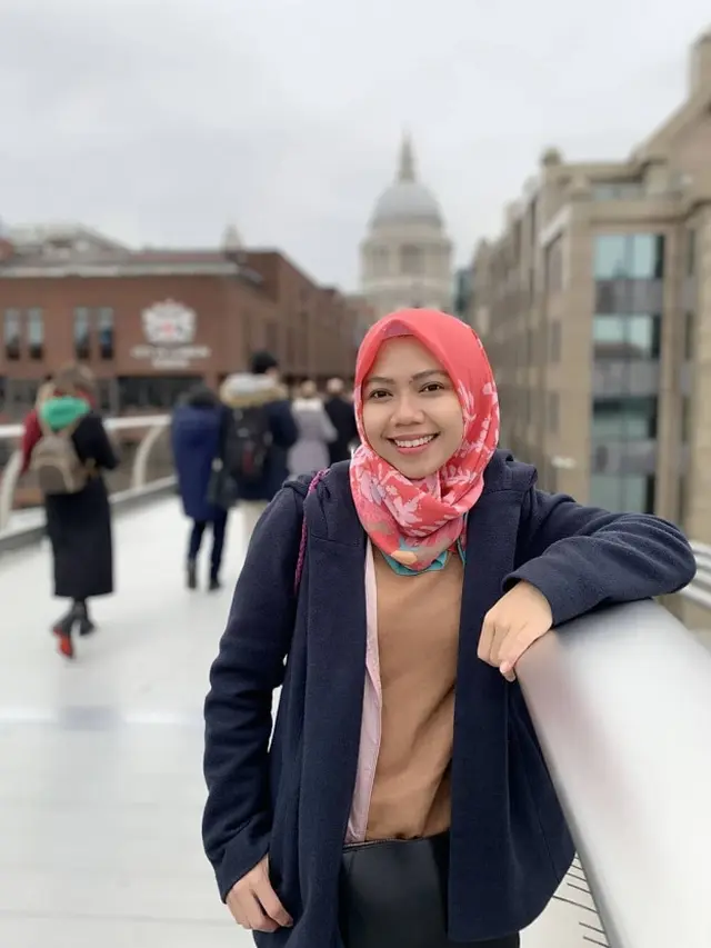 Raeni berhasil Kuliah S3 di Inggris/dok. Instagram/ raeni_raeni)