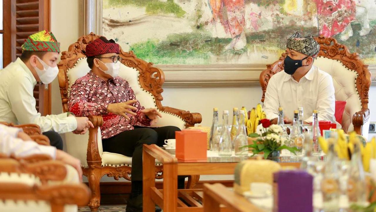 Menkop UKM Dorong Petani Kehutanan Sosial di Banyuwangi Bentuk Koperasi