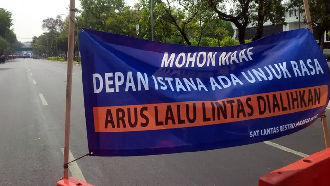 Demo Buruh-Mahasiswa, Lalu Lintas Sekitar Istana Negara Dialihkan