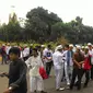 Ribuan demonstran dari Front Pembela Islam (FPI) dan organisasi massa lainnya mulai memadati Masjid Istiqlal. (Liputan6.com/Ahmad Romadoni)