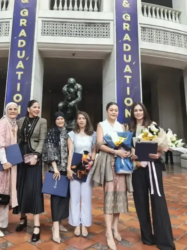 7 Fashion Wulan Guritno Hadiri Wisuda Anak, Tampil Cantik Elegan Pakai Outfit Serba Hitam