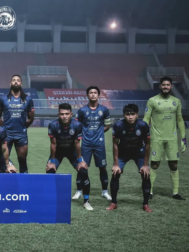 5 Potret Adilson Maringa di Sesi Latihan Arema FC, Fokus dan Tenang