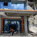 Warga Mulai Bersihkan Puing Pascagempa NTT