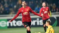 Gelandang Manchester United, Henrikh Mkhitaryan, usai membobol gawang Zorya pada matchday terakhir Grup A Liga Europa, Kamis (8/12/2016). (AFP/Sergei Sipinsky). 
