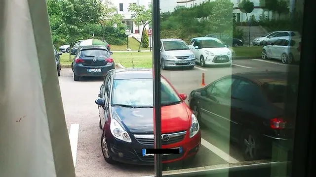 8 Potret Absurd Refleksi di Kaca Ini Sukses Bikin Geleng Kepala