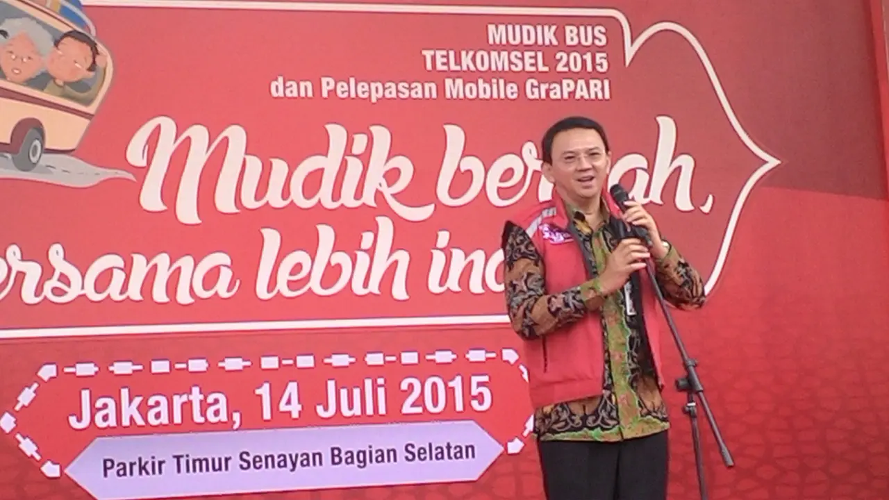 Saat Ahok Stand Up Comedy di Hadapan Pemudik
