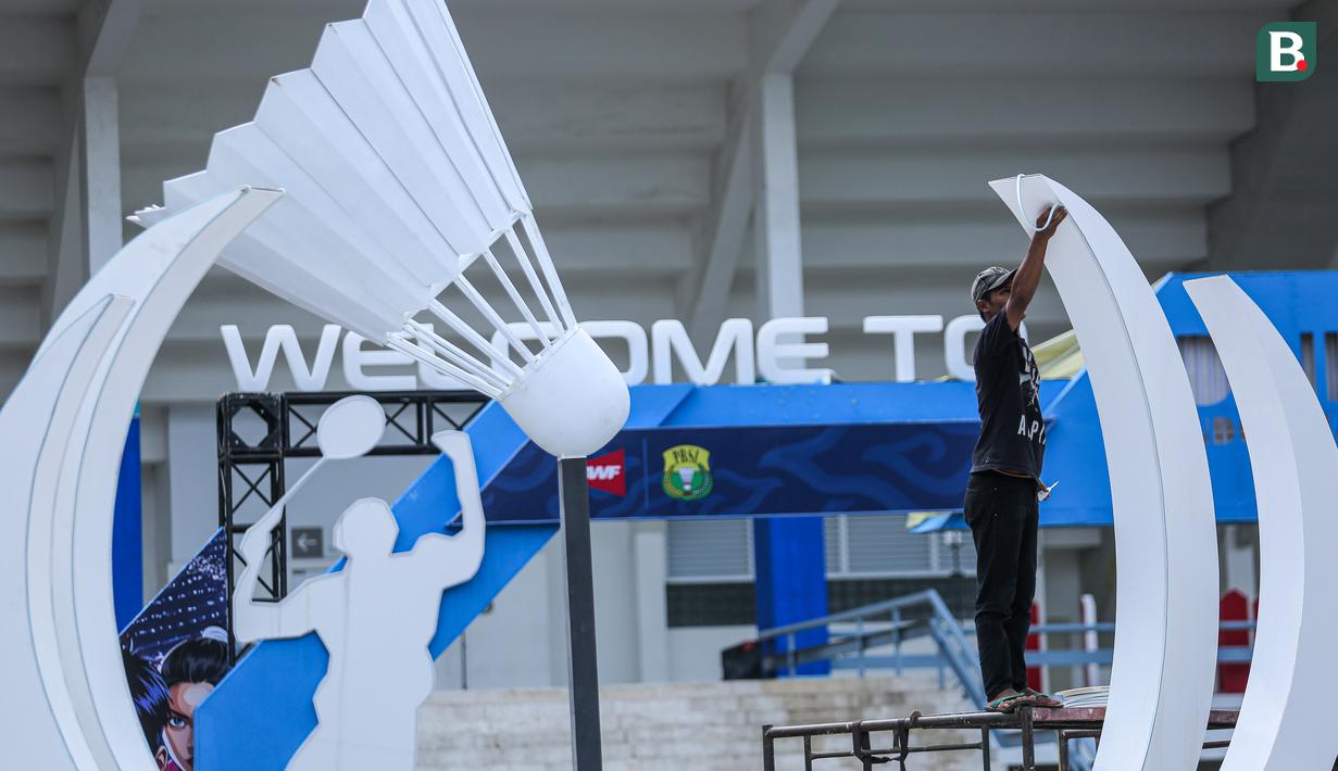 Panitia bersama PBSI berkomitmen menjadikan turnamen ini sebagai “pesta rakyat”, dengan harga tiket terjangkau serta beragam aktivitas dan hiburan di berbagai area Istora.(Bola.com/Bagaskara Lazuardi)