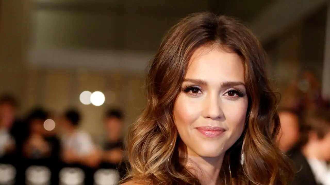 Jessica Alba Menyesal Punya Tato